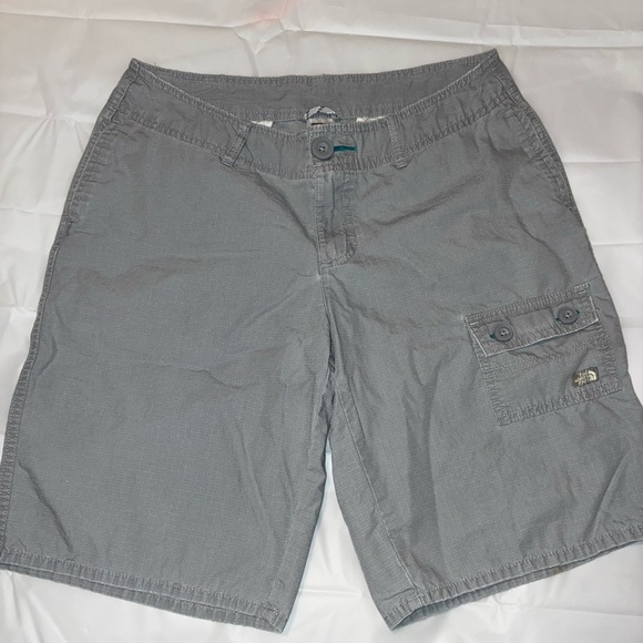 The North Face Shorts Womens Size 10L Gray Ripstop 10” Inseam Cargo Hiking - Picture 1 of 7